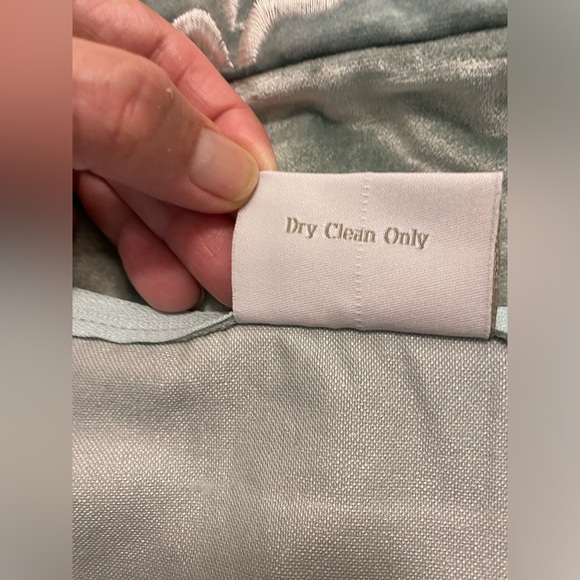 SOLD- Frontgate Standard Pillow Shams 20x26 Green Velvet Embroidered Floral - Picture 13 of 14